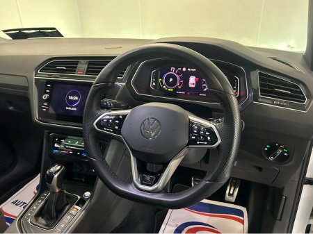 2023 Volkswagen Tiguan - thumbnail 20