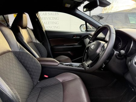 2017 Toyota C-HR (171) 1.8 HYBRID SPORT AUTO €18,950 thumbnail