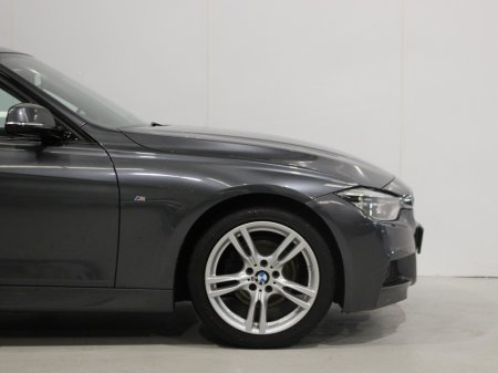 2018 BMW 3 Series - thumbnail 17