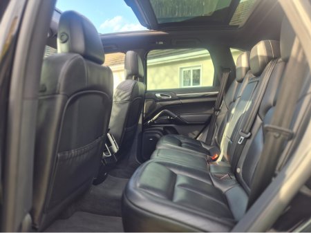 2016 Porsche Cayenne 3.0 S E-HYBRID 5DR AUTO €32,995 thumbnail