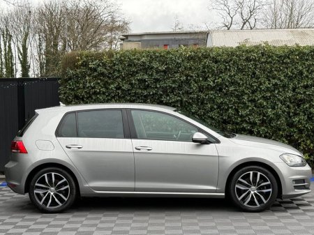 2016 Volkswagen Golf HIGHLINE 1.4 TSI AUTO * BIG SPEC * // FULL SERVICE HISTORY // LEATHER INTERIOR // APPLE CARPLAY/ANDROID AUTO €16,900 thumbnail