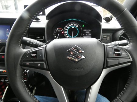 2017 Suzuki Ignis 1.2 AUTO HYBRID FULL LEATHER SEATS €11,750 thumbnail