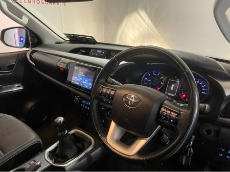 2018 Toyota Hilux DOUBLE CAB SR5 4DR DREW €29,950 thumbnail