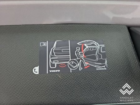 2025 Volvo XC90 - thumbnail 29