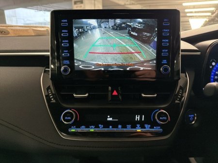 2023 Toyota Corolla HYBRID LUNA AUTO SALOON // TOYOTA SAFETY SENSE // REAR CAMERA // BLUETOOTH // AIR CON // TOYOTA WARRANTY €26,945 thumbnail