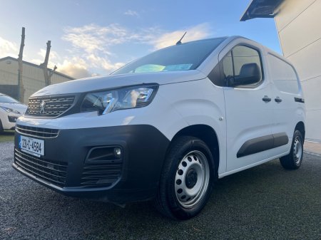 2023 Peugeot Partner  €16,260 thumbnail