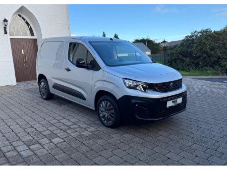 2022 Peugeot Partner PROFESSIONAL PREMIUM BLUEHDI L1 €14,225
