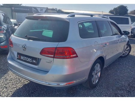 2011 Volkswagen Passat - thumbnail 4