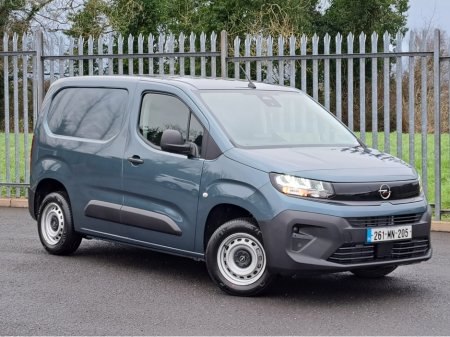 2026 Opel Combo KOMFORT L1H1 1.5TD 100BHP **LED HEADLIGHTS** €21,098 thumbnail