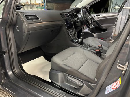 2018 Volkswagen Golf 1.0 TSI 5DR 110HP Comfortline €14,950 thumbnail