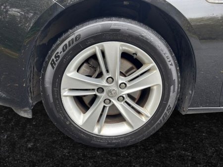 2017 Vauxhall Insignia 1.6 Design NAV Turbo D 5DR Auto €10,495 thumbnail