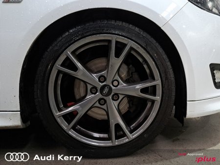 2018 Ford Focus - thumbnail 9