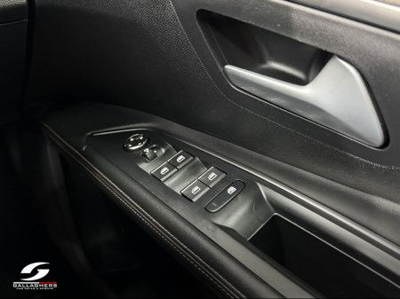 2022 Peugeot 5008 (221) GT 1.5 BLUEHDI 130PS 7 SEATER €33,495 thumbnail