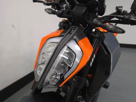 2024 KTM Duke  €6,950 thumbnail