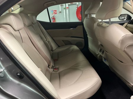 2023 Toyota Camry HYBRID PLATINUM AUTO // FULL LEATHER HEATED & COOLING ELECTRIC SEATS // BLUETOOTH // SAT-NAV // REAR CAMERA & PARK ASSIST // FULL WARRANTY €44,945 thumbnail