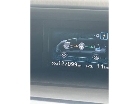 2014 Toyota Prius Alpha - thumbnail 15