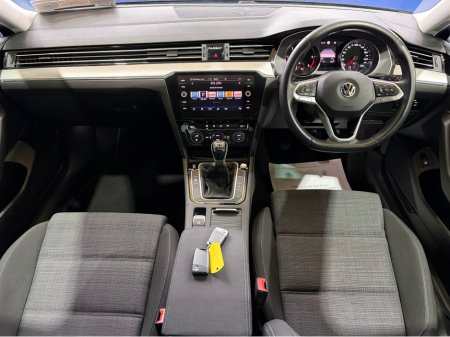 2020 Volkswagen Passat - thumbnail 12