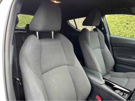 2020 Toyota C-HR HYBRID LUNA SPORT AUTOMATIC 1.8 PETROL //ADAPTIVE CRUISE CONTROL//KEYLESS ENTRY//REVERSE CAMERA//HEATED SEATS// €22,950 thumbnail