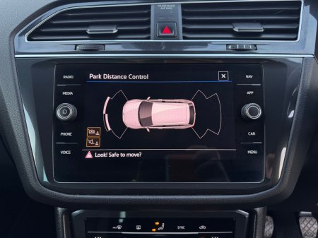 2021 Volkswagen Tiguan LIFE 2.0 TDI MANUAL 6SPEED FWD 122BHP 5 5DR €26,800 thumbnail