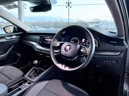 2024 Skoda Octavia OCTAVIA AMB 2.0TDI 115HP €30,995 thumbnail