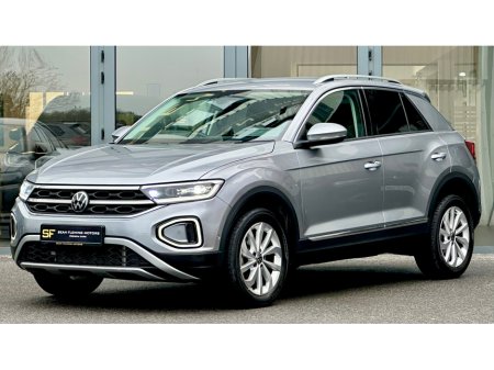 2023 Volkswagen T-Roc ++JUST 6K KML++ STYLE 1.5 TSI D7F 150HP €34,950 thumbnail