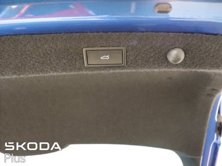 2025 Skoda Octavia OCTAVIA RS 2.0TSI 265HP DSG €49,950 thumbnail