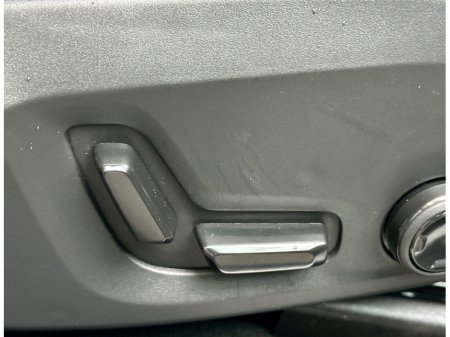 2025 Volvo XC60 T6 AWD PANORAMIC SUNROOF thumbnail