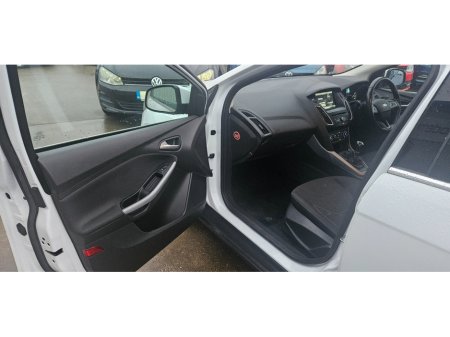 2016 Ford Focus ZETEC APPEARANCE PACK 1.0 ECO 100BHP LOW MILES €8,950 thumbnail