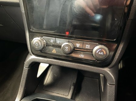 2024 Ford Ranger RANGER DC WILDTRAK OGP 3.0 L 24 €44,711 thumbnail