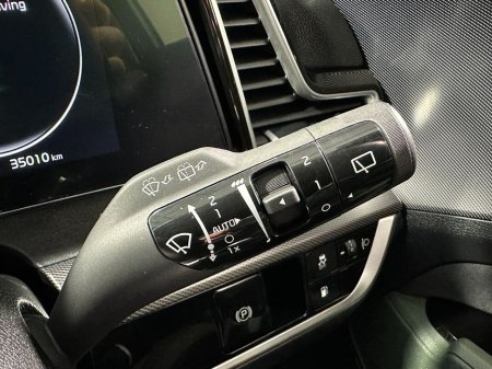 2024 Kia Sportage Plug In Hybrid 30th Anniversary Edition €40,800 thumbnail