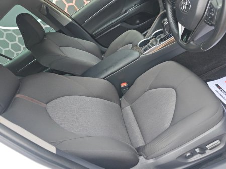 2020 Toyota Camry - thumbnail 21