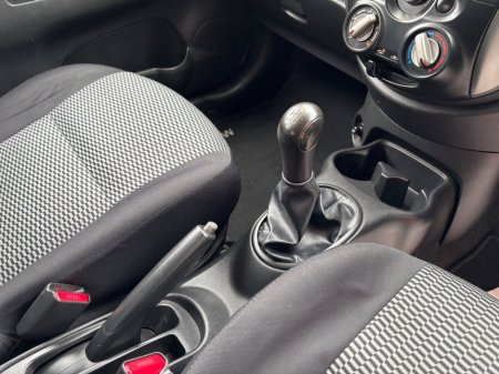 2016 Nissan Micra - thumbnail 8