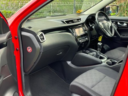 2017 Nissan Qashqai - thumbnail 8