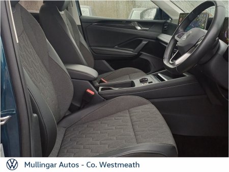 2024 Volkswagen Tiguan Launch Edition 2.0 TDI 150HP DSG €42,950 thumbnail