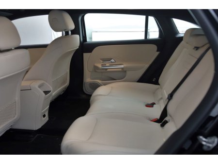 2022 Mercedes-Benz EQA EQA 250 *LOW MILEAGE*BEIGE LEATHER* €30,690 thumbnail