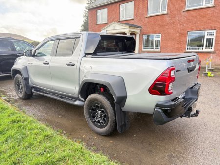 2025 Toyota Hilux 2.8 GR SPORT II thumbnail