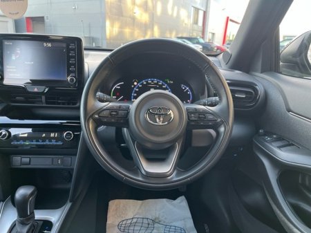 2022 Toyota Yaris Cross YARIS CROSS LUNA SPORT €26,950 thumbnail