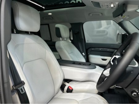 2026 Land Rover Defender - thumbnail 17