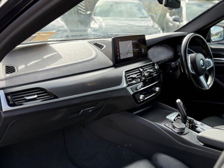 2022 BMW 5 Series - thumbnail 30