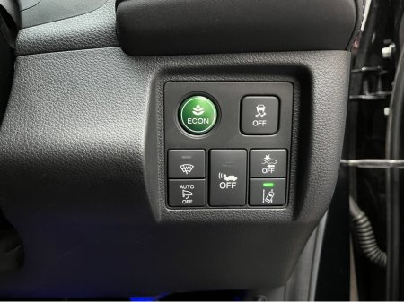 2017 Honda Vezel €17950 2017 HONDA VEZEL Z HYBRID SENSING 1.5 AUTOMATIC / CRUISE CONTROL / REVERSE CAMERA / HEATED SEATS AND MORE €17,950 thumbnail