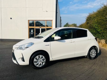 2019 Toyota Vitz - thumbnail 8