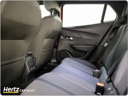 2023 Peugeot 2008 - thumbnail 13