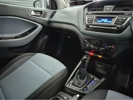 2017 Hyundai i20 - thumbnail 9