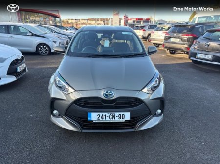 2024 Toyota Yaris YARIS 1.5 HYBRID LUNA €25,450 thumbnail