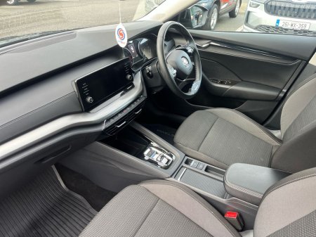 2023 Skoda Octavia - thumbnail 2