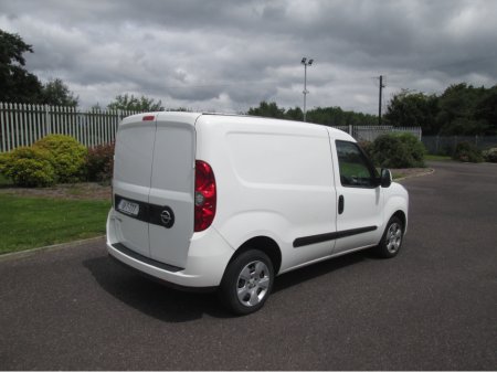 2018 Opel Combo VAN L1H1 SPORTIVE 2000 1.3 CD CDTI 2DR €9,850