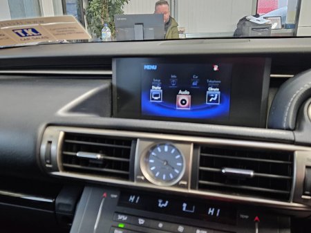 2015 Lexus IS 300 h 300h Executive thumbnail