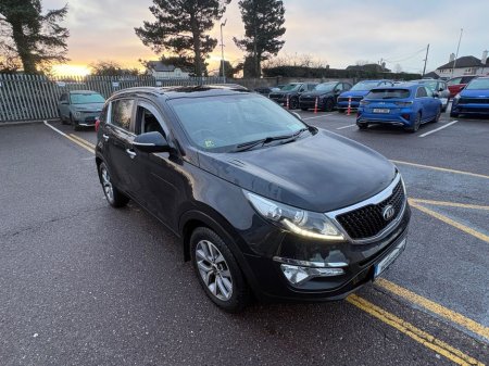 2015 Kia Sportage Platinum SE 4DR, Touch Screen Infotainment System, Sat Nav, Bluetooth, AUX Connection, Multi-Function Steering Wheel, €13,900 thumbnail
