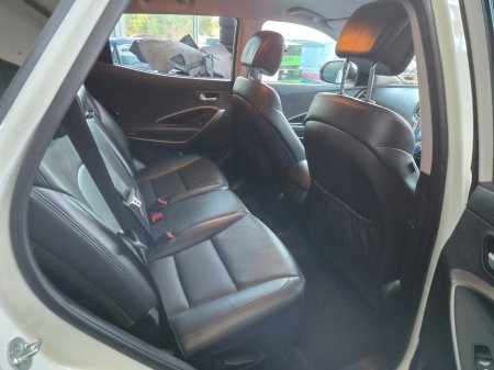 2015 Hyundai Santa Fe - thumbnail 3