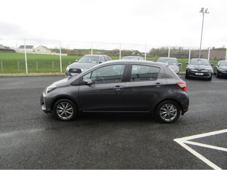 2018 Toyota Yaris - thumbnail 5